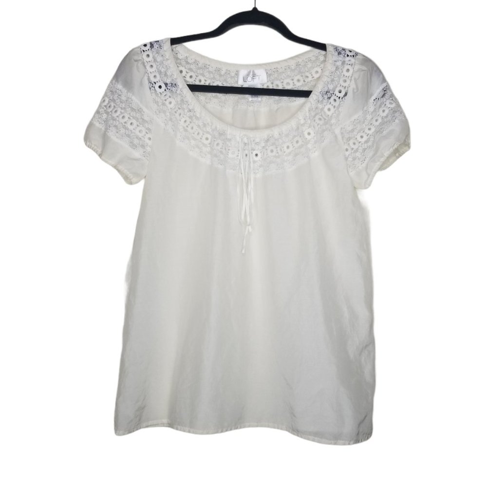 Ann Taylor LOFT Cream Short Sleeve Blouse Size 4